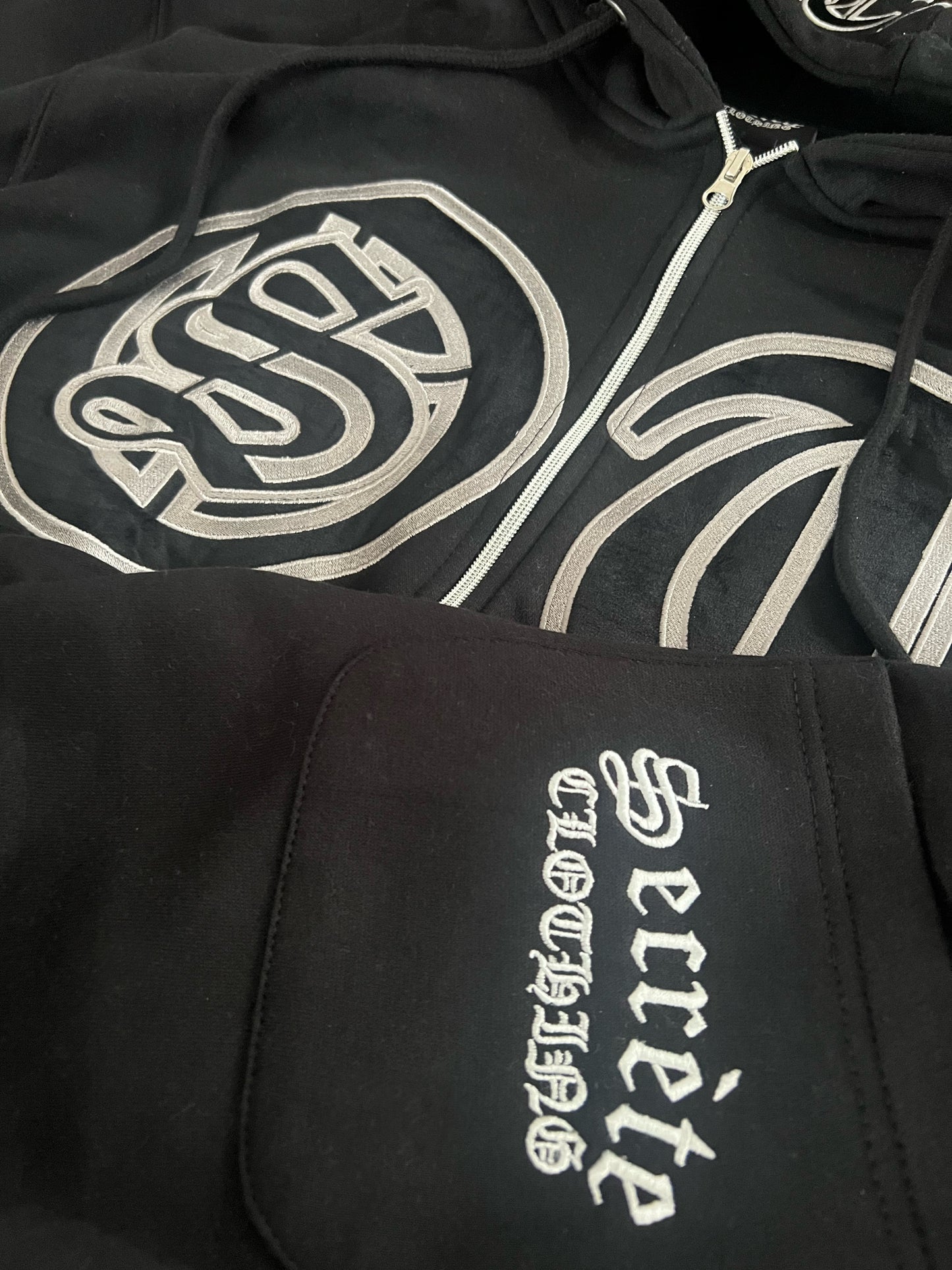 BLACK SECRÈTE TRACKSUIT